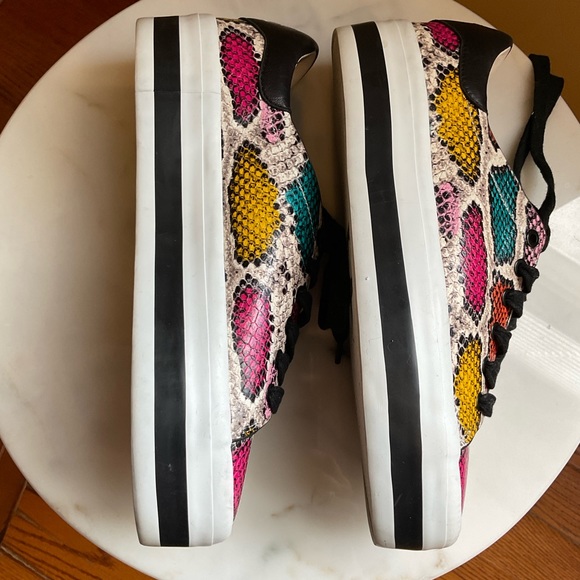ALICE and OLIVIA EZRA LEATHER SNEAKERS. EUC - Picture 11 of 13